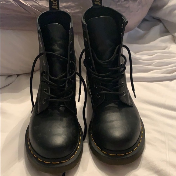 Dr. Martens Shoes - Doc Martins Black
